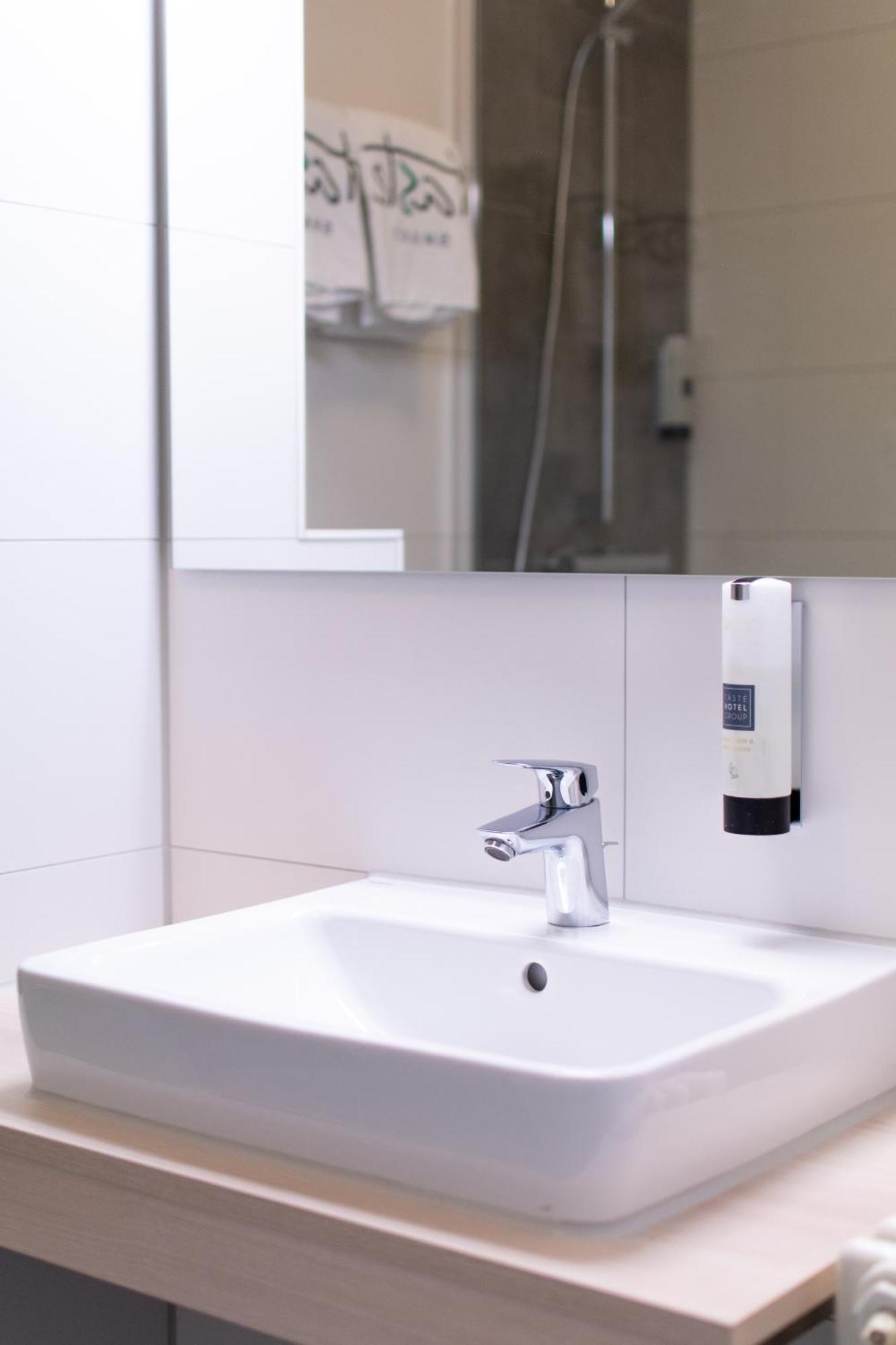 Taste Smart Hotel Lampertheim Bagian luar foto
