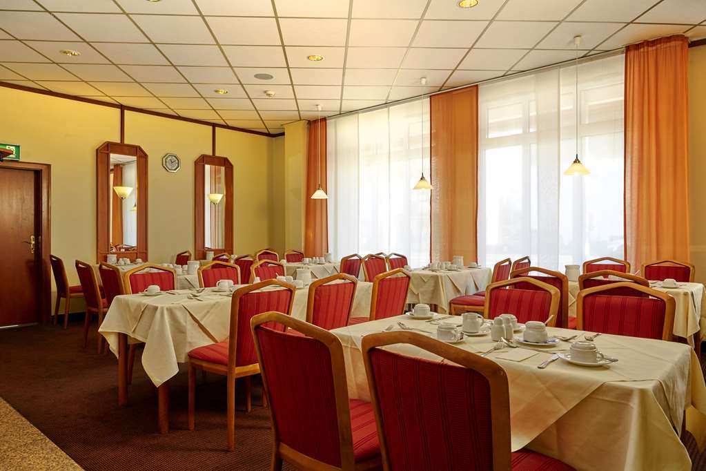 Taste Smart Hotel Lampertheim Restoran foto